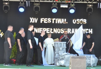 XIV MIĘDZYNARODOWY FESTIWAL PIOSENKI I FORM TWÓRCZYCH OSÓB NIEPEŁNOSPRAWNYCH W PODOLANACH 