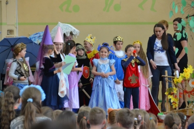 IV POWIATOWY MIĘDZYSZKOLNY FESTIWAL ŚWIETLICOWYCH GRUP TEATRALNYCH W PSP NR 2 W BRZESKU