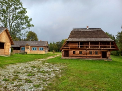 XII Małopolski Plener Form Twórczych Osób Niepełnosprawnych "Magia Gór - Beskidy 2022" - IV dzień 32